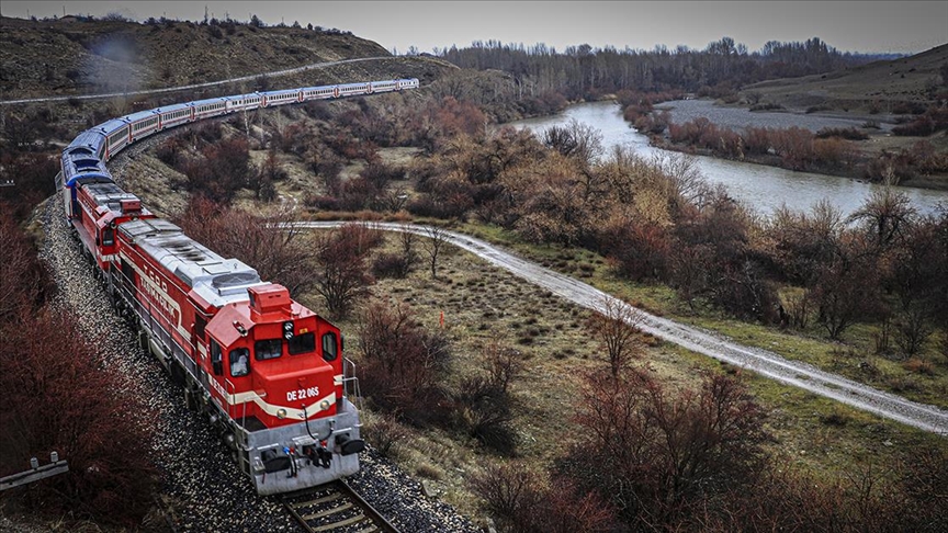 Eastern Express Turkey, Doğu Ekspresi Ankara to Kars, Eastern Express train journey, Ankara-Kars train, Eastern Express tickets, best train routes in Turkey, nostalgic train Turkey.