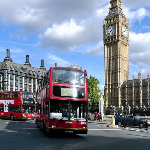 England, the largest and most influential part of the United Kingdom, is a country that beautifully combines centuries of history with modern innovation.